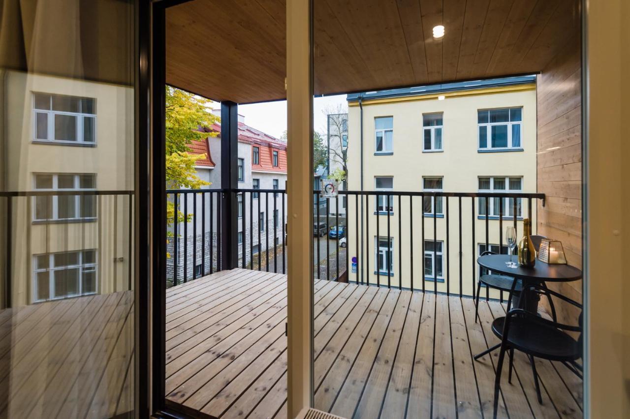 Thomas' - Trendy, & Balcony Apartment *